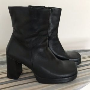 Black Healed Bootie